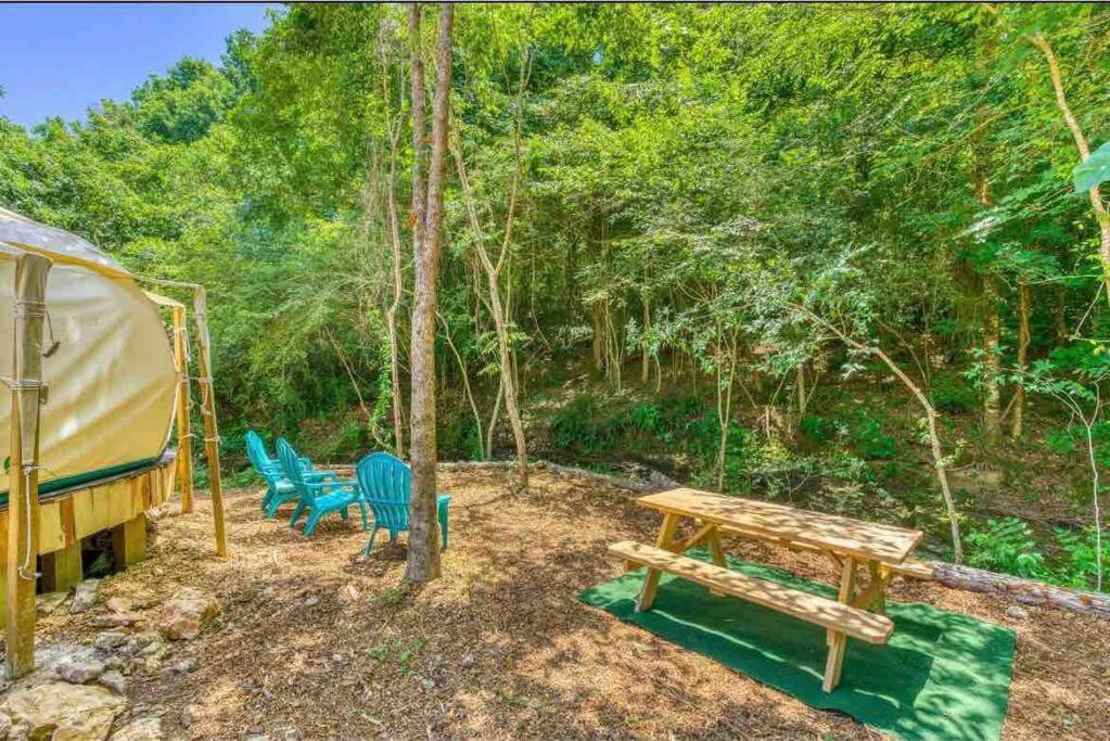 The Pisces-A Stargazing, Luxury Glamping Tent Rogersville ภายนอก รูปภาพ